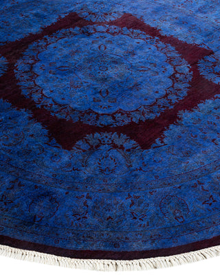 Contemporary Fine Vibrance Red Wool Area Rug - 5' 3" x 5' 4"