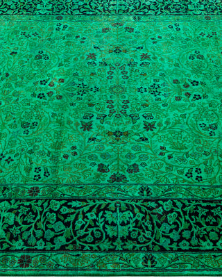 Contemporary Fine Vibrance Green Wool Area Rug - 4' 7" x 7' 1"