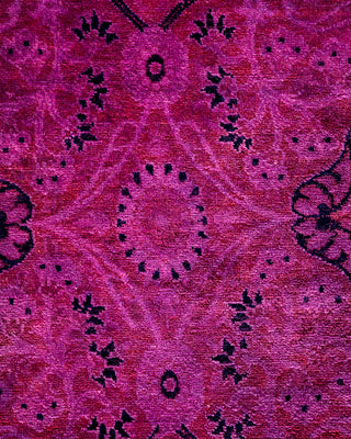 Contemporary Fine Vibrance Pink Wool Area Rug - 4' 1" x 6' 4"