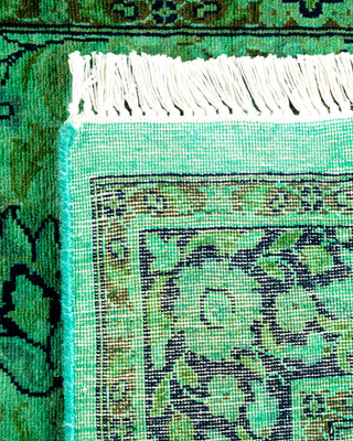 Contemporary Fine Vibrance Green Wool Runner - 2' 8" x 4' 4"
