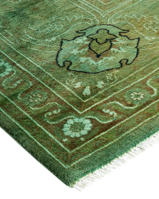Contemporary Fine Vibrance Green Wool Area Rug - 9' 1" x 12' 4"