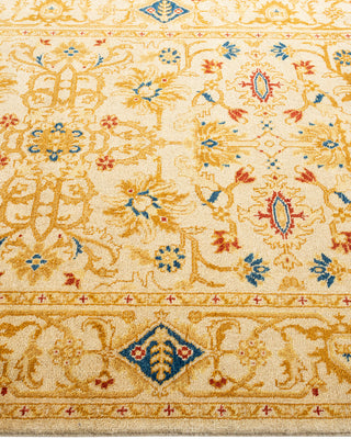 Traditional Hand Knotted Ivory Area Rug 4' 1" x 6' 5"