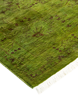 Contemporary Fine Vibrance Green Wool Area Rug - 8' 3" x 8' 3"