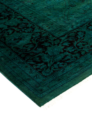 Contemporary Fine Vibrance Green Wool Area Rug - 8' 1" x 9' 10"