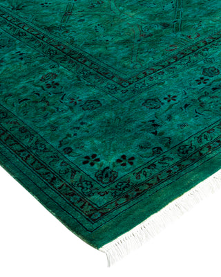 Contemporary Fine Vibrance Green Wool Area Rug - 8' 1" x 10' 7"