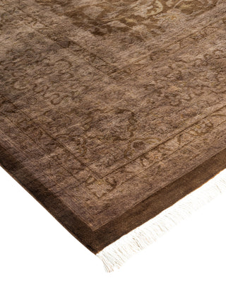 Contemporary Fine Vibrance Green Wool Area Rug - 8' 2" x 10' 1"
