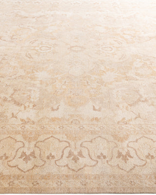 Traditional Hand-Knotted Ivory Area Rug 7' 10" x 10' 0"