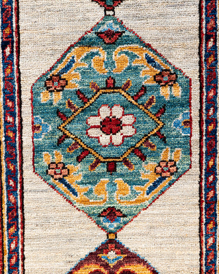 Traditional Serapi Wool Hand Knotted Beige Area Rug 2' 8" x 9' 9"